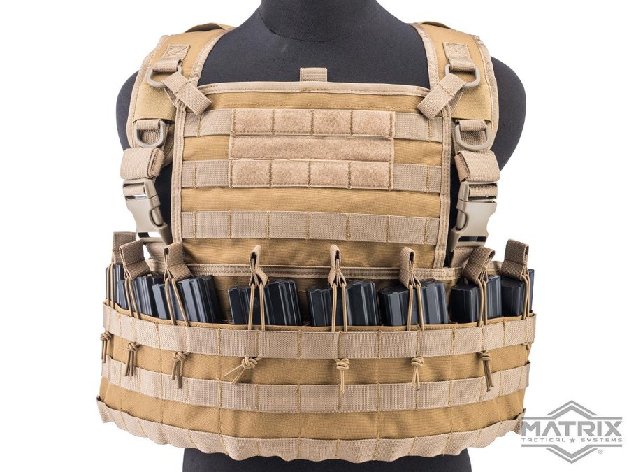 Plate Carrier 與 Chest Rig 比較